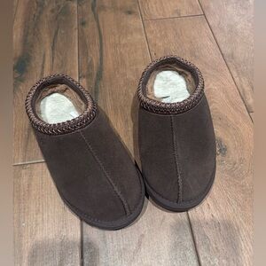UGG Tasman ll Sheepskin Slippers, brown, size 8